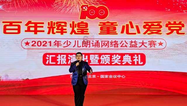 澳大利亚女子在家中养五只鳄鱼当宠物,这画风有点吓人啊